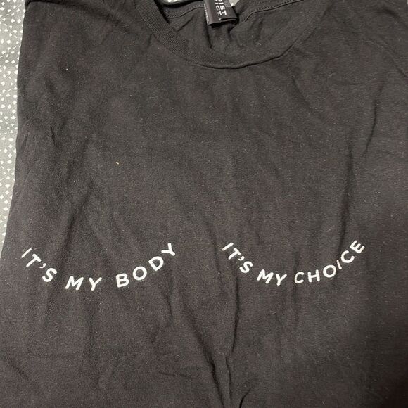 3 pack of graphic tees. Boy mom XL other two are 2XL two black and one white - Picture 3 of 4